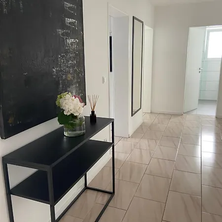 아파트 3 Bedroom In Incl Parking-near Messe Deutz-lanxessarena-bayarena 레버쿠젠