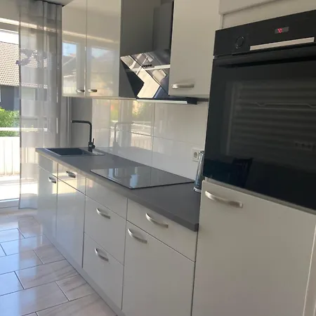 3 Bedroom In Incl Parking-near Messe Deutz-lanxessarena-bayarena 아파트