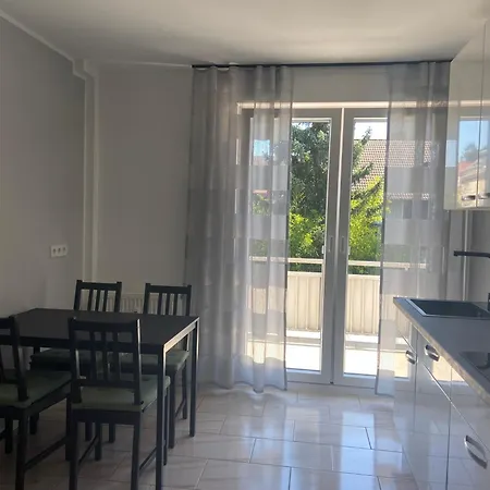 3 Bedroom In Incl Parking-near Messe Deutz-lanxessarena-bayarena *