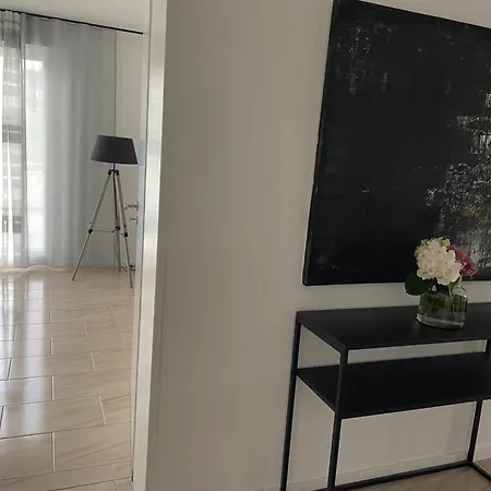 Apartamento 3 Bedroom In Incl Parking-near Messe Deutz-lanxessarena-bayarena *