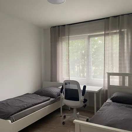 3 Bedroom In Incl Parking-near Messe Deutz-lanxessarena-bayarena