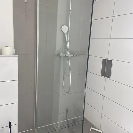 아파트 3 Bedroom In Incl Parking-near Messe Deutz-lanxessarena-bayarena