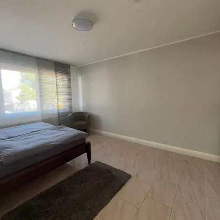 3 Bedroom In Incl Parking-near Messe Deutz-lanxessarena-bayarena Leverkusen