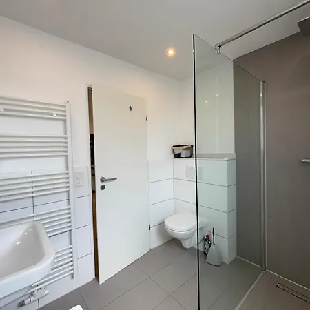 3 Bedroom In Incl Parking-near Messe Deutz-lanxessarena-bayarena 아파트 레버쿠젠