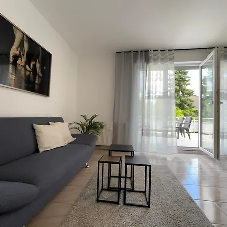 아파트 3 Bedroom In Incl Parking-near Messe Deutz-lanxessarena-bayarena *