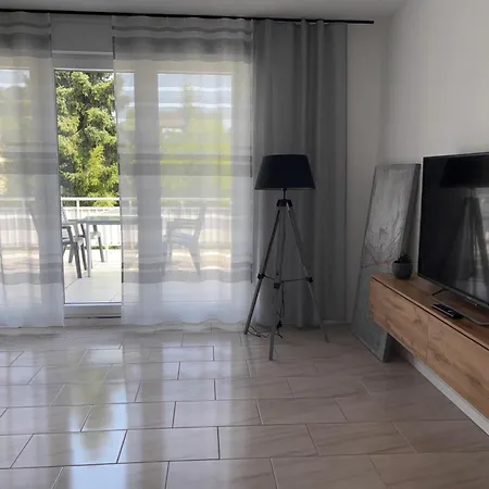 3 Bedroom In Incl Parking-near Messe Deutz-lanxessarena-bayarena Apartment Leverkusen
