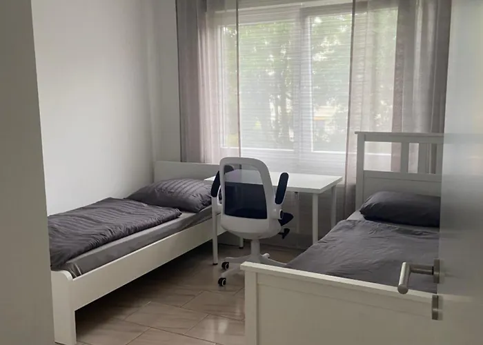 Apartment 3 Bedroom In Incl Parking-near Messe Deutz-lanxessarena-bayarena *
