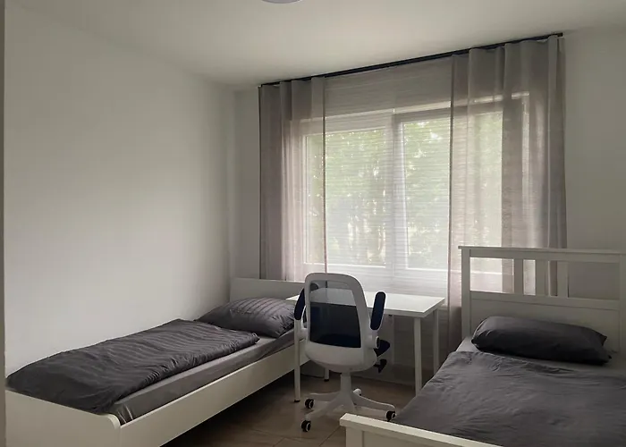 3 Bedroom In Incl Parking-near Messe Deutz-lanxessarena-bayarena