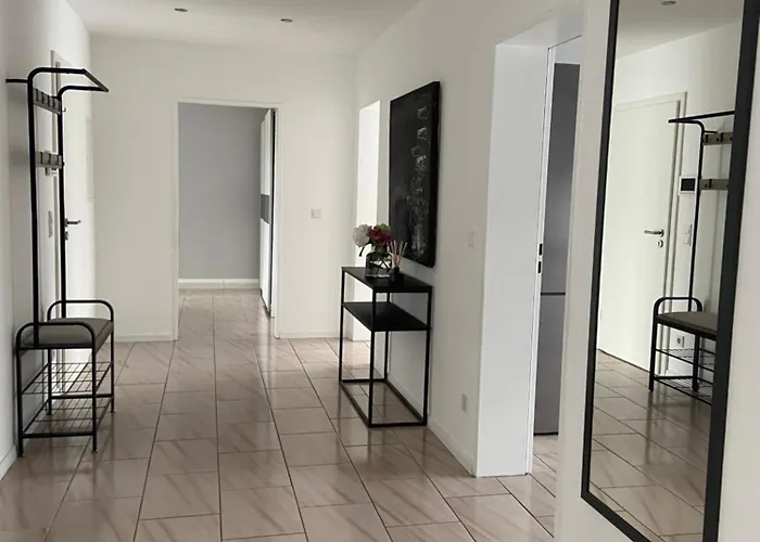 3 Bedroom In Incl Parking-near Messe Deutz-lanxessarena-bayarena Apartment *