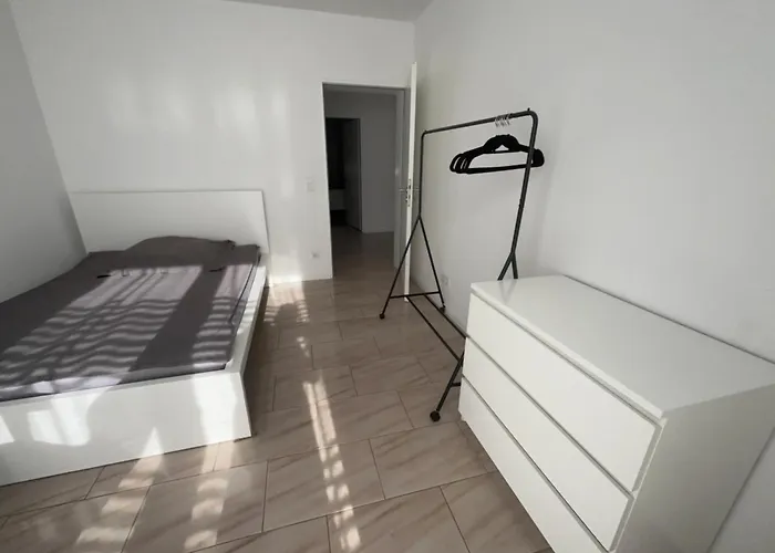 3 Bedroom In Incl Parking-near Messe Deutz-lanxessarena-bayarena Lejlighed Leverkusen