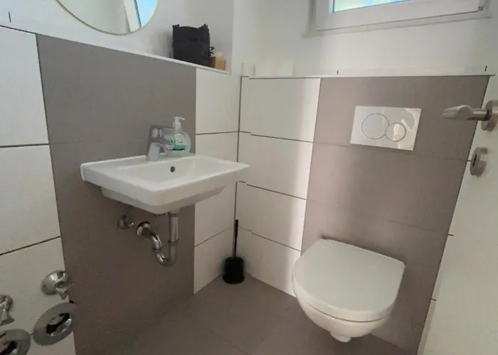 3 Bedroom In Incl Parking-near Messe Deutz-lanxessarena-bayarena *