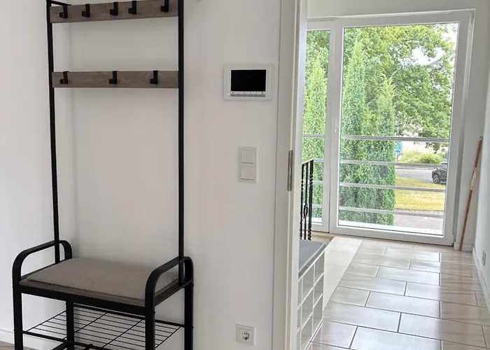 3 Bedroom In Incl Parking-near Messe Deutz-lanxessarena-bayarena Lejlighed *