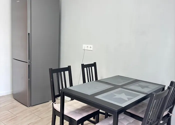 3 Bedroom In Incl Parking-near Messe Deutz-lanxessarena-bayarena Apartment Leverkusen