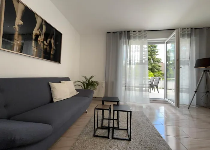 Apartment 3 Bedroom In Incl Parking-near Messe Deutz-lanxessarena-bayarena *
