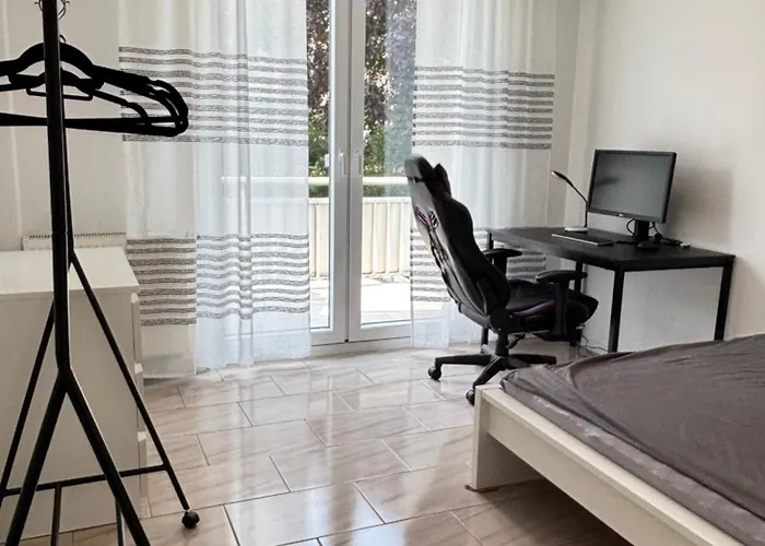 3 Bedroom In Incl Parking-near Messe Deutz-lanxessarena-bayarena