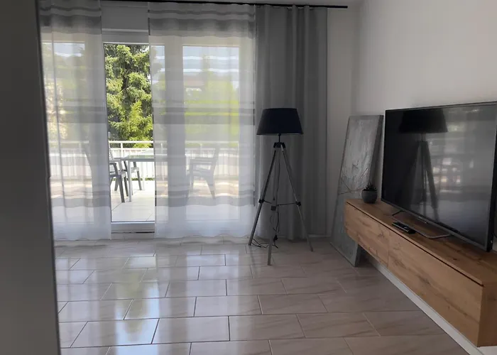 3 Bedroom In Incl Parking-near Messe Deutz-lanxessarena-bayarena Apartment Leverkusen
